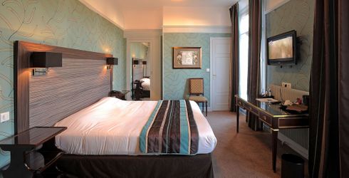 hotel room image