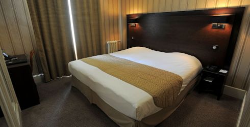 hotel room image