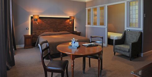 hotel room image