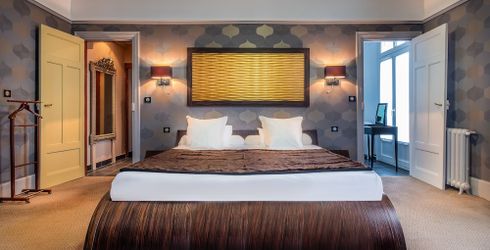 hotel room image
