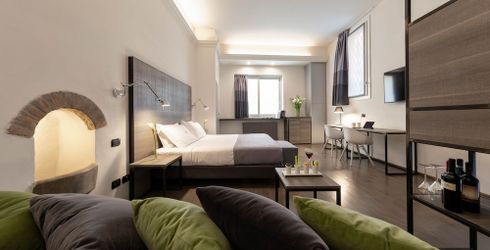 hotel room image