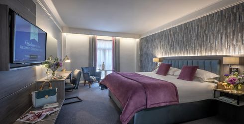 hotel room image