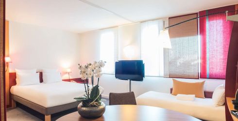 hotel room image