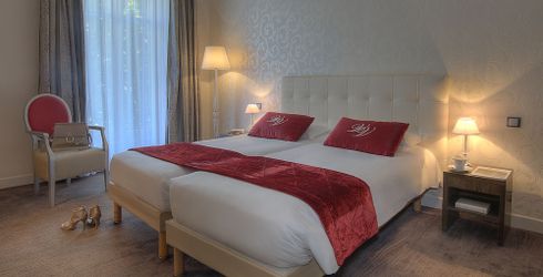 hotel room image