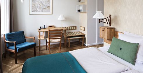 hotel room image