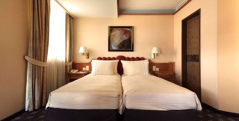 hotel room image