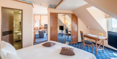 hotel room image