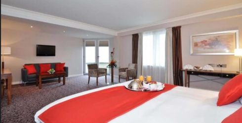 hotel room image