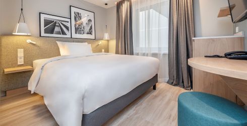 hotel room image