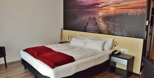 hotel room image