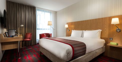 hotel room image