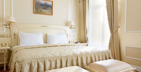 hotel room image