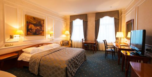 hotel room image