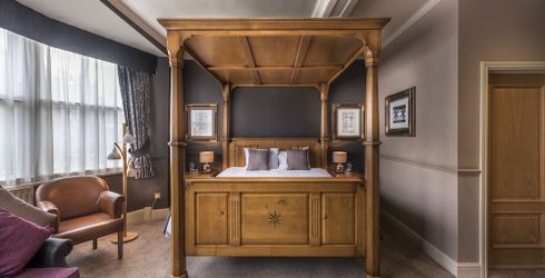 hotel room image