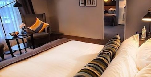 hotel room image