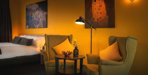 hotel room image