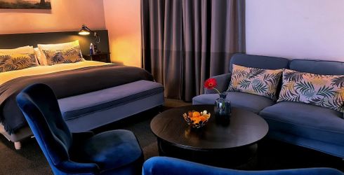 hotel room image