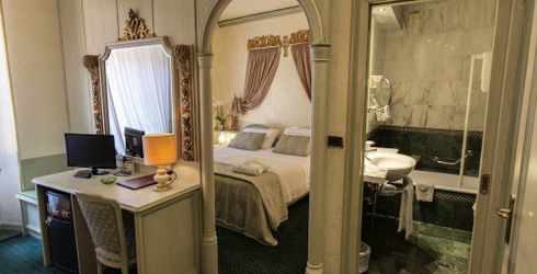 hotel room image