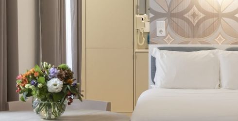 hotel room image