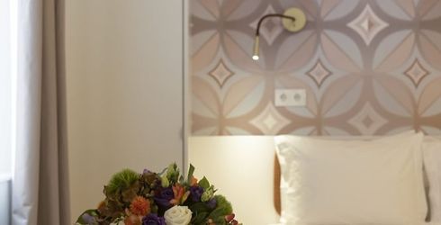 hotel room image