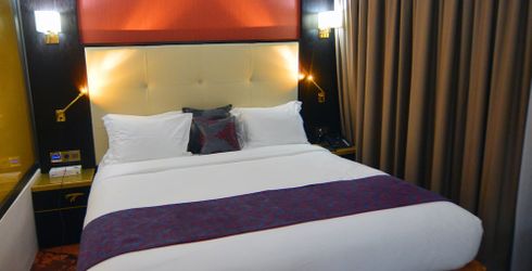 hotel room image