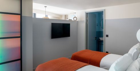 hotel room image