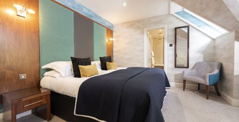 hotel room image