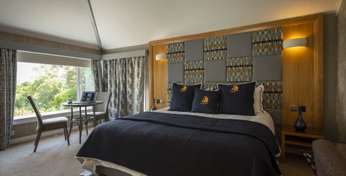 hotel room image