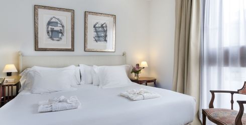 hotel room image