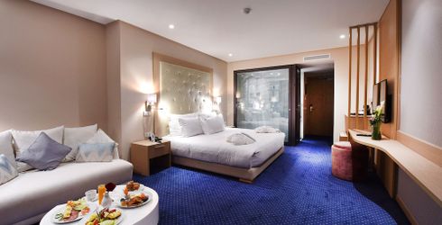 hotel room image