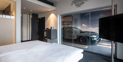 hotel room image