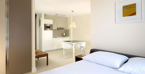 hotel room image