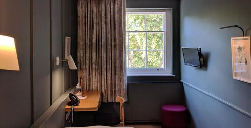 hotel room image