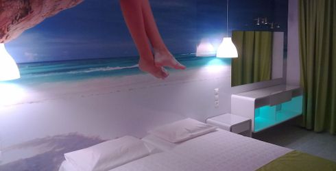 hotel room image