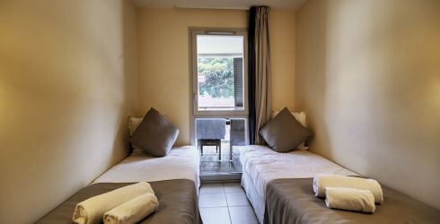 hotel room image