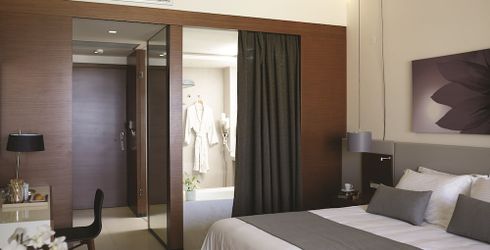 hotel room image
