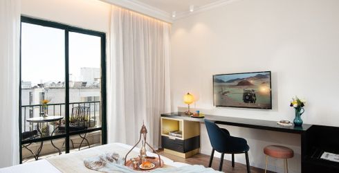 hotel room image