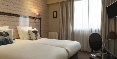 hotel room image
