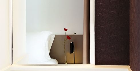 hotel room image