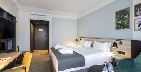 hotel room image