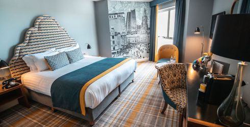 hotel room image