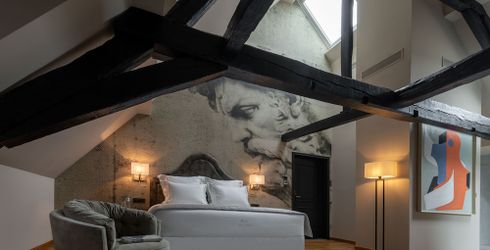 hotel room image