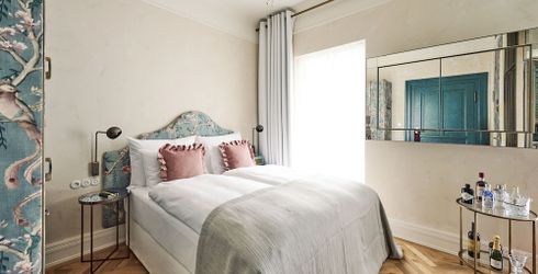 hotel room image