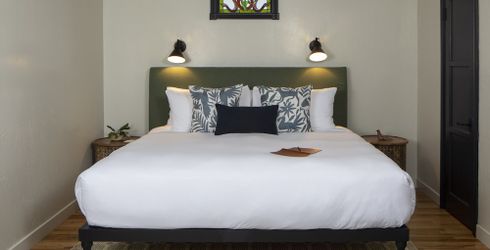 hotel room image