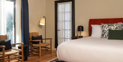 hotel room image