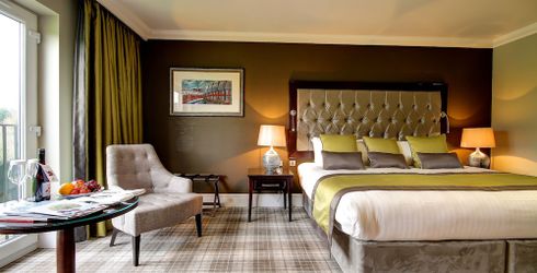 hotel room image