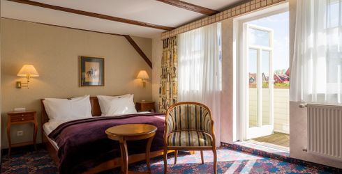 hotel room image