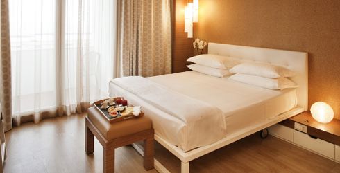 hotel room image
