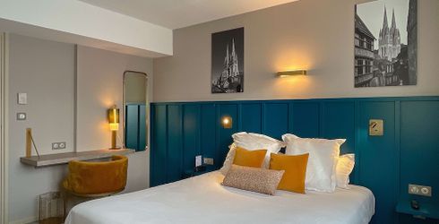 hotel room image