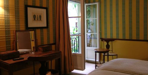hotel room image